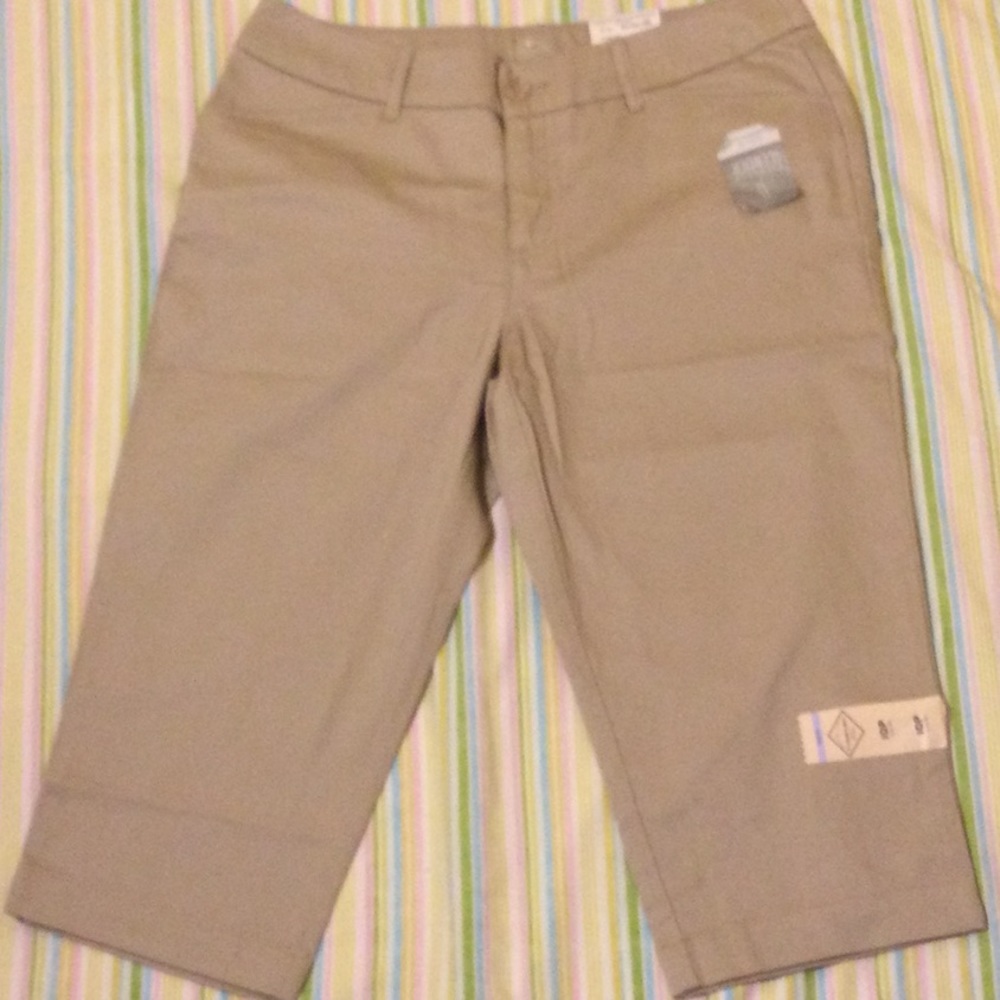 St John’s Bay Beige Tan Capri